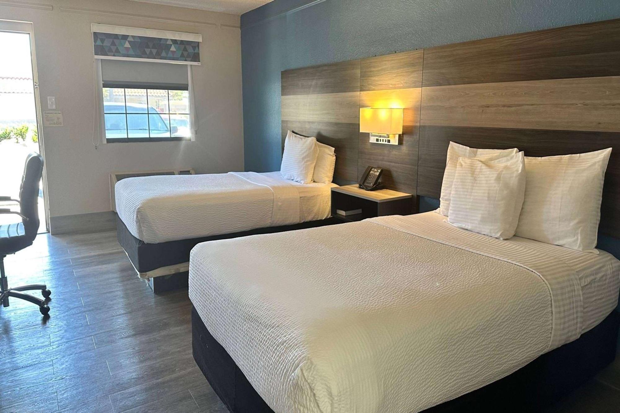 Days Inn By Wyndham San Diego Vista Dış mekan fotoğraf